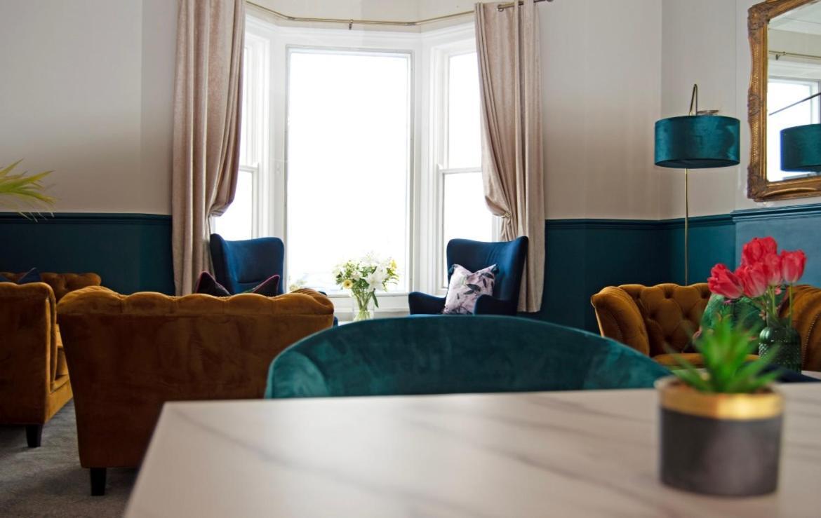 Hotel No5, Beachfront With Free Private Car Park Llandudno Eksteriør billede