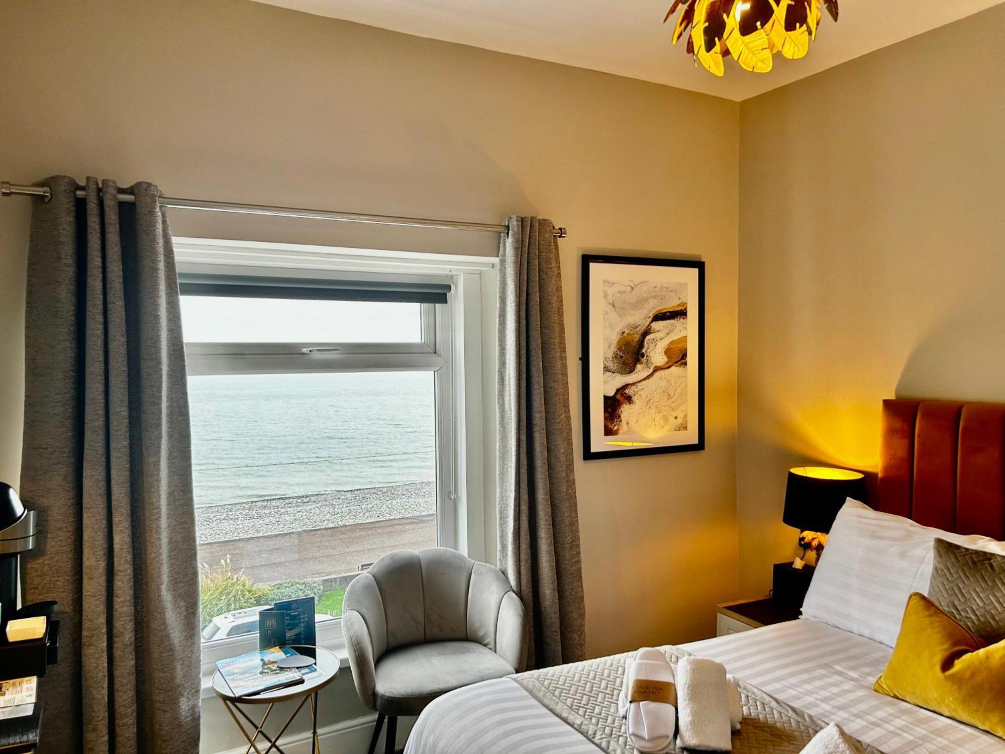 Hotel No5, Beachfront With Free Private Car Park Llandudno Eksteriør billede